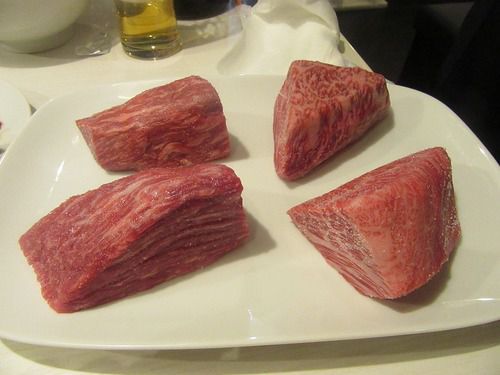 お肉にこだわりを持つオーナーの高級な焼肉屋さん（東京三田：肉焼屋 D29）