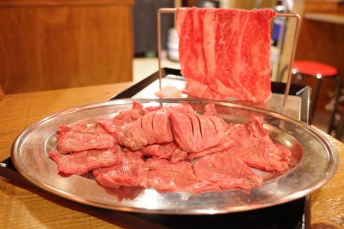 【名古屋】セルフだから高級焼肉が安い！新スタイルの焼肉店がオープン「肉の夜市」