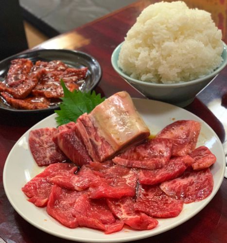 【味楽来(みらくる)】《中野/夜》ホルモン・焼肉