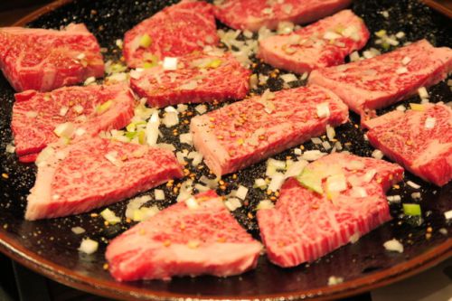【茗荷谷】美しいサシが入ったお肉に感激！30年続く人気店でガッツリ焼肉「焼肉 和 （ヤキニクカズ）」